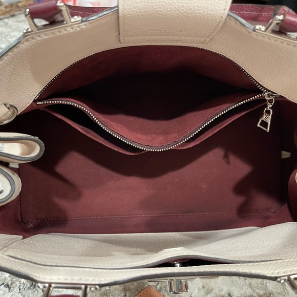 Authentic Louis Vuitton Lockme Day (M53647) - Picture 8 of 16